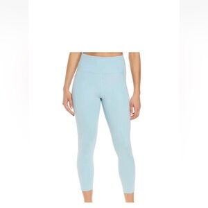 Girlfriend Collective Pocket Crop Leggings in Sky Blue Size Small